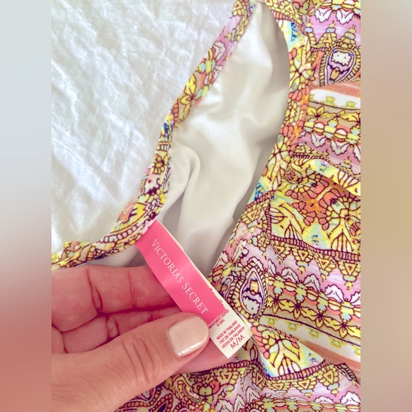 Victoria’s Secret Bikini set Boho Floral Size Medium, with ruffle top, Like new - Picture 6 of 11